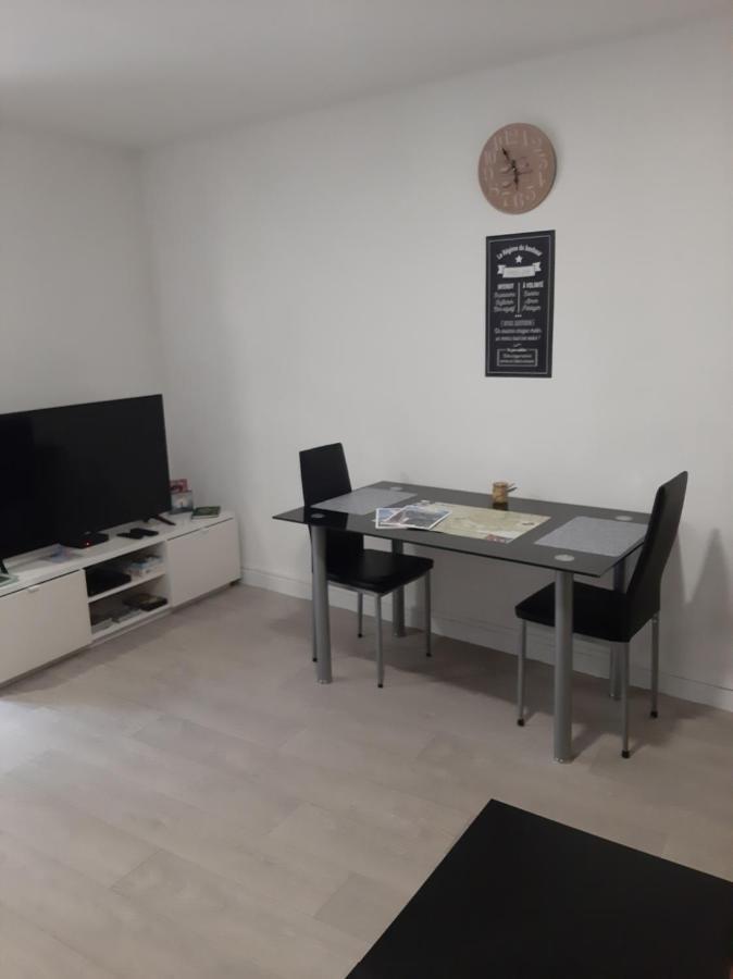 Le Logis Des Templiers Appartement Climatise Régusse Exterior foto